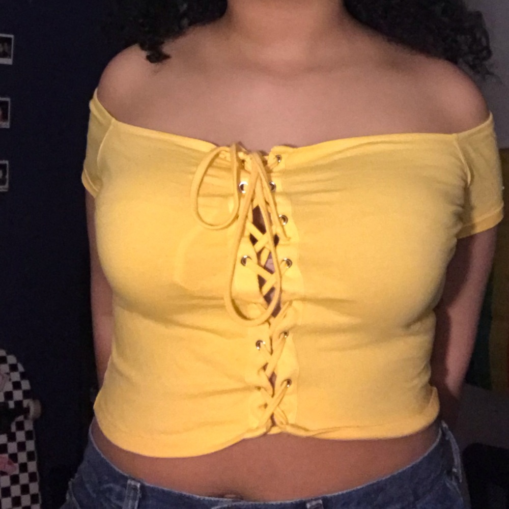 Yellow laced up cropped shirt